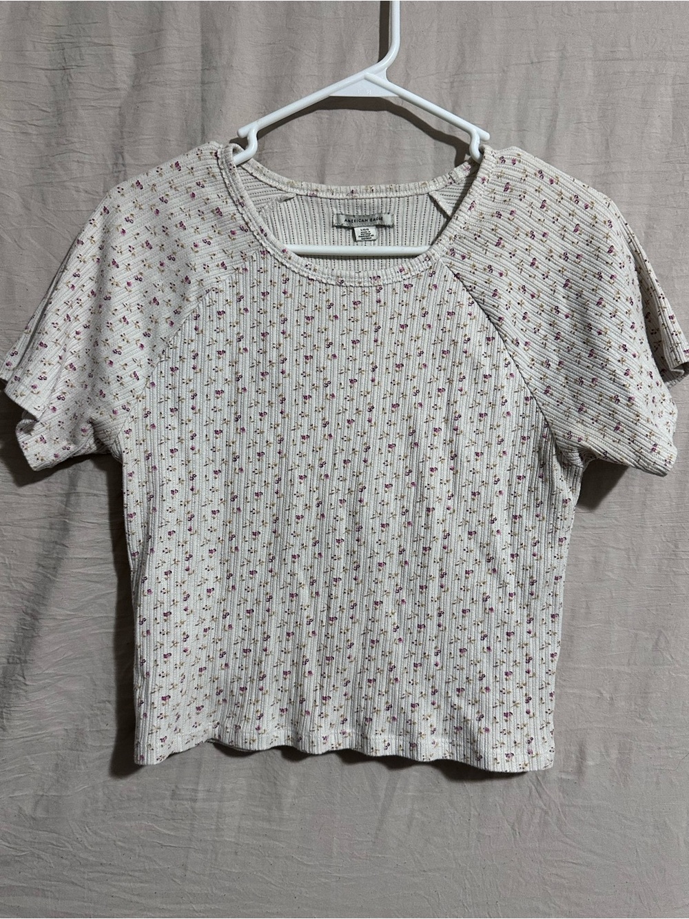 American Eagle Floral Short Sleeve Top in White & Pink Size Medium